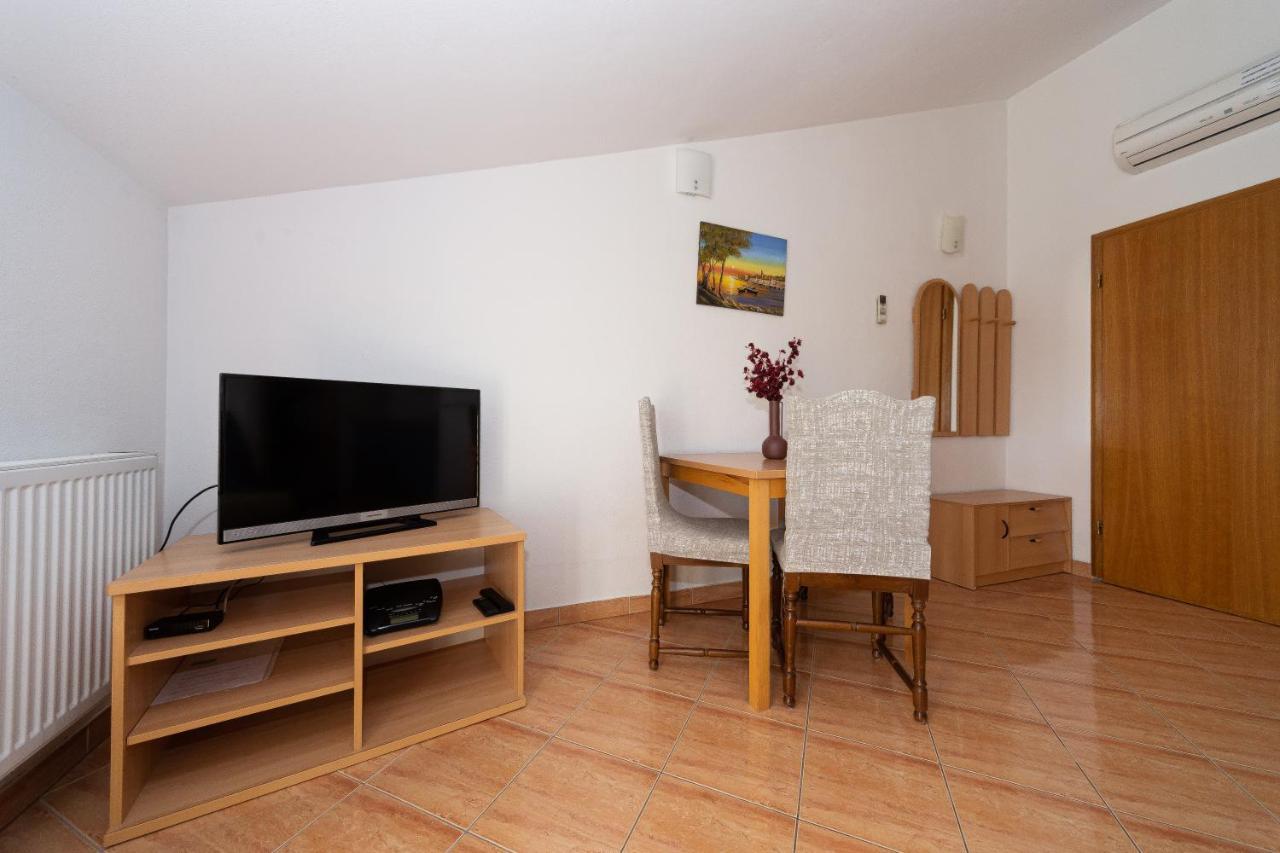 Apartments Dalmata Biograd บีโอกราดนาโมรู ภายนอก รูปภาพ